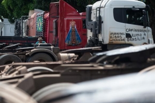 ManifestaÃ§Ãµes de caminhoneiros causam prejuÃ­zos no trÃ¢nsito de 11 rodovias (Foto: Marcelo Camargo/AgÃªncia Brasil)