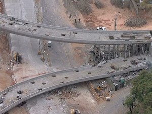 Queda do viaduto matou duas pessoas e feriu outras 23 (Foto: ReproduÃƒÂ§ÃƒÂ£o/TV Globo)