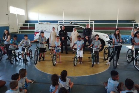 Bicicletas reformadas por presos se transformam em presente de Dia das Crianças em Minas