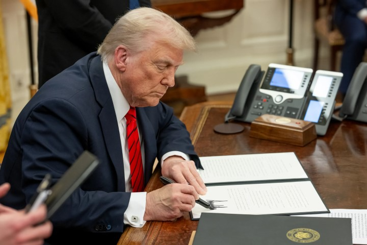 Trump ameaça tarifar em 10% países alinhados ao Brics