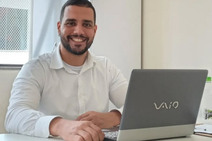 Do cafezal ao doutorado: a jornada de Adriano Sílvio, ex-boia-fria que virou cientista na UFV