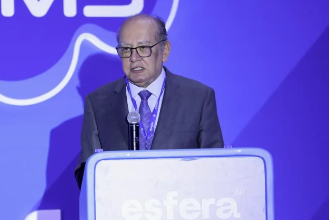 “Nenhum desconforto”, diz Gilmar Mendes sobre prisão domiciliar de Bolsonaro