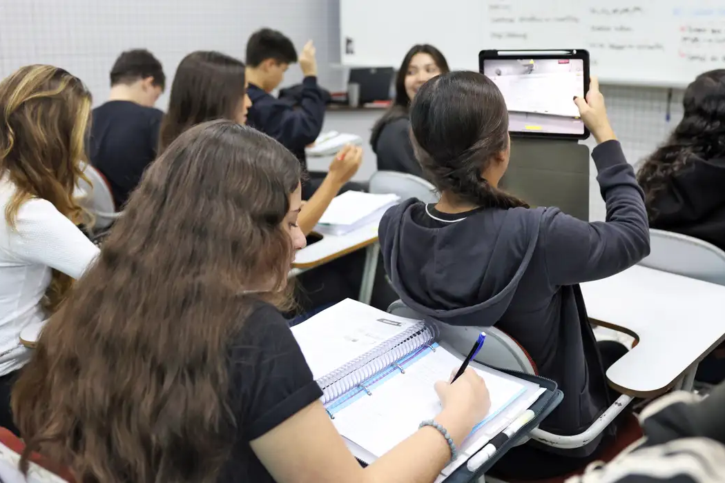 Inep divulga cartilha com regras e exemplos de redações nota mil para o Enem 2025
