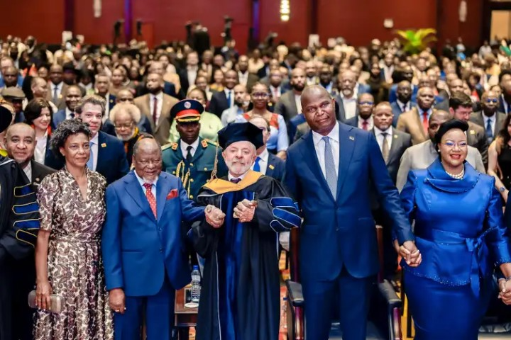 Lula recebe título de doutor honoris causa em Maputo e celebra parceria educacional entre Brasil e Moçambique