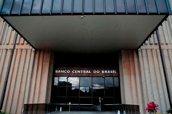 Banco Central revisa previsão de crescimento da economia para 1,9%