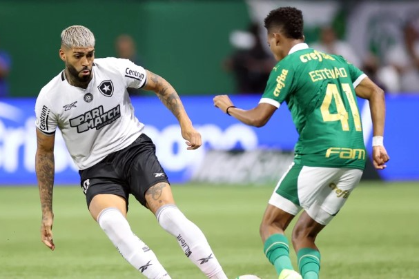 Botafogo e Palmeiras abrem oitavas do Mundial de Clubes em duelo de rivais em alta