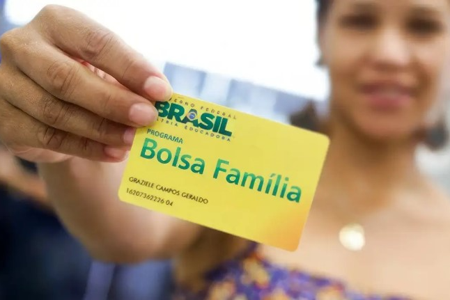 Caixa paga novo Bolsa Família a beneficiários com NIS de final 6