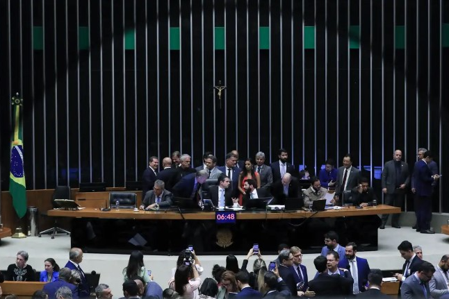 Câmara recorre ao STF para manter suspensão de ação penal contra Ramagem