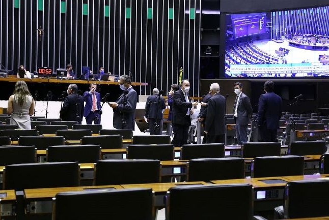 Câmara aprova aumento do número de deputados federais para 531 a partir de 2027