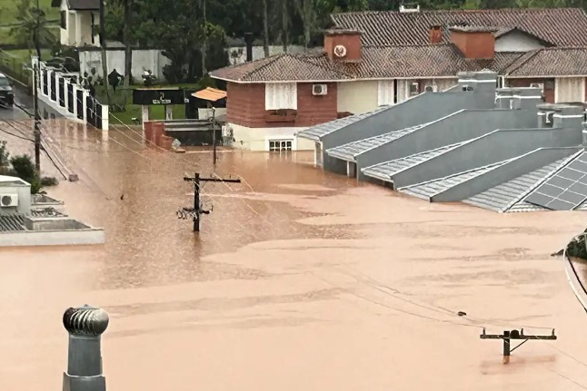 Sobe para 83 número de mortes no Rio Grande do Sul pelas fortes chuvas