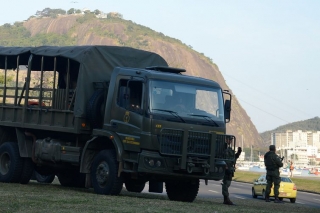 Forças Armadas vão apoiar ações das forças estaduais e federais para acabar o bloqueio das rodovias (Foto: Tomaz Silva/Agência Brasil) Forças Armadas vão apoiar ações das forças estaduais e federais para acabar o bloqueio das rodovias (Foto: Tomaz Silva/Agência Brasil)