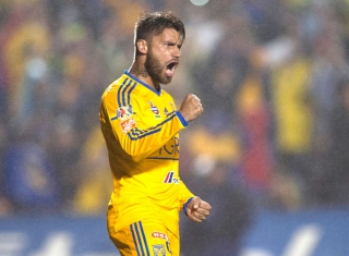 SÃ³bis chegaria Ã  Toca da Raposa para ocupar posto de â€œhomem golâ€ da equipe (Foto: AFP)