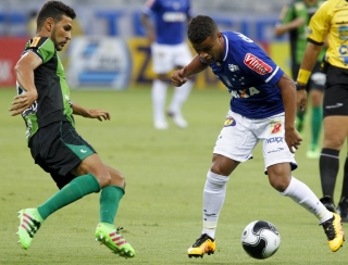 Cruzeiro e América-MG fizeram um jogo equilibrado, porém muito ruim no Mineirão (Washington Alves/Light Press) Cruzeiro e América-MG fizeram um jogo equilibrado, porém muito ruim no Mineirão (Washington Alves/Light Press)