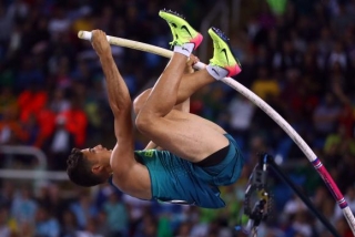 Thiago Braz da Silva conquista segunda medalha de ouro do Brasil e bate recorde olÃmpico no salto com vara ao saltar 6,03 metros (Foto: Reuters/Gonzalo Fuentes) Thiago Braz da Silva conquista segunda medalha de ouro do Brasil e bate recorde olÃmpico no salto com vara ao saltar 6,03 metros (Foto: Reuters/Gonzalo Fuentes)