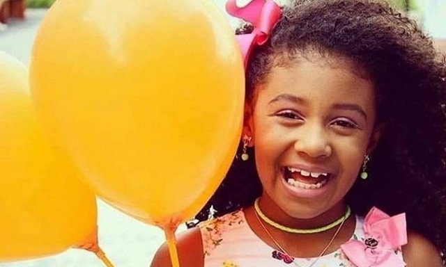 Ágatha Félix morreu após ser atingida nas costas por um disparo de fuzil
