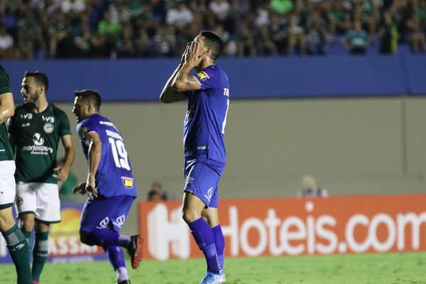 cruzeiro perdeu para o goiás pelo campeonato brasileiro