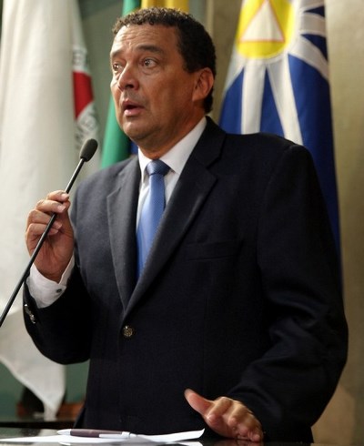 O presidente da Câmara, vereador Hélio Ferraz, o Baiano, é um dos detidos na ação policial de combate à corrupção. (Foto: Câmara de Uberlândia/Divulgação)