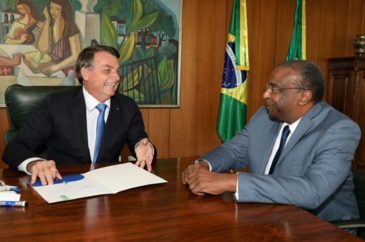 “Doutor honoris quase”