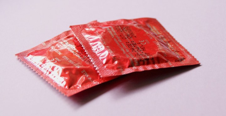 preservativo vermelho