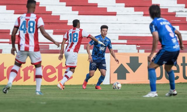 cruzeiro enfrentou o nautico pelo brasileirão serie b