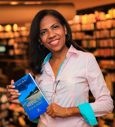 escritora Lucilene Manhães