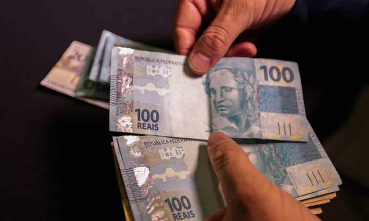 notas de dinheiro real