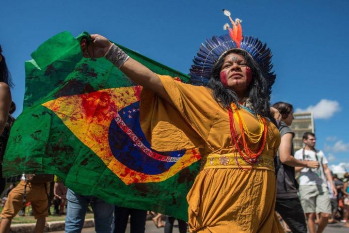 Sônia Guajajara, coordenadora da APIB, convoca para o acampamento  da Luta pela Vida, em Brasília, entre os dias 22 e 28 de agosto. Foto APIB