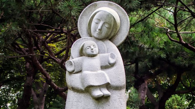 escultura de nossa senhora