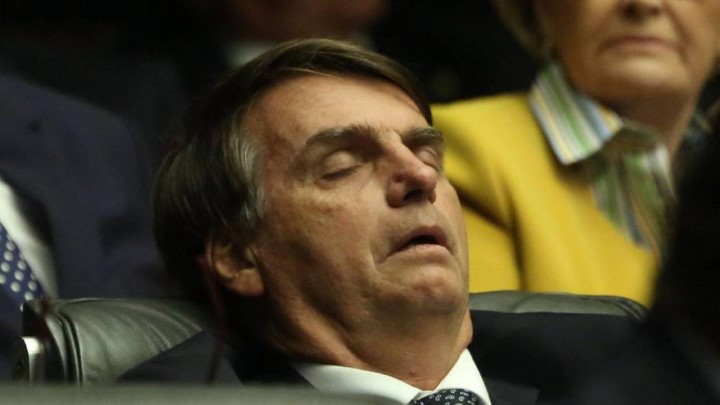 bolsonaro dormindo