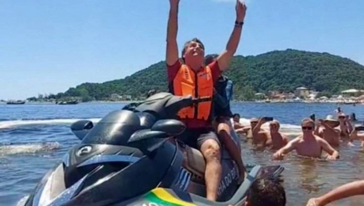 bolsonaro-jet-ski