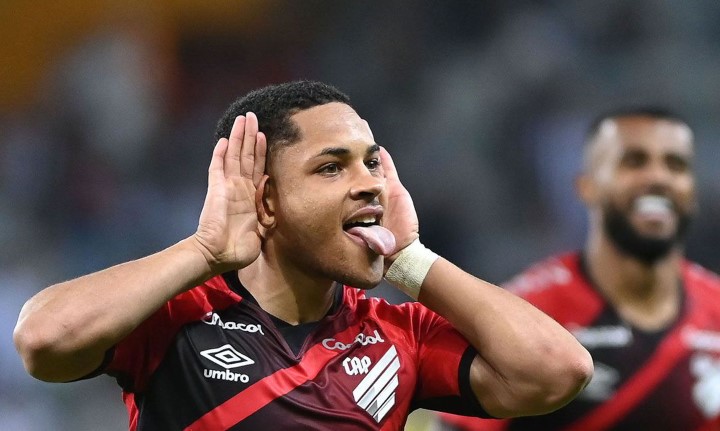 vitor roque