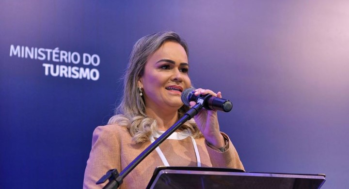 ministra do turismo