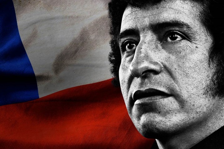 Victor Jara,  cantor, compositor e diretor de teatro, teve as mãos esmagadas e a língua arrancada, por militares assassinos, sob comando do general Pinochet. Reprodução.