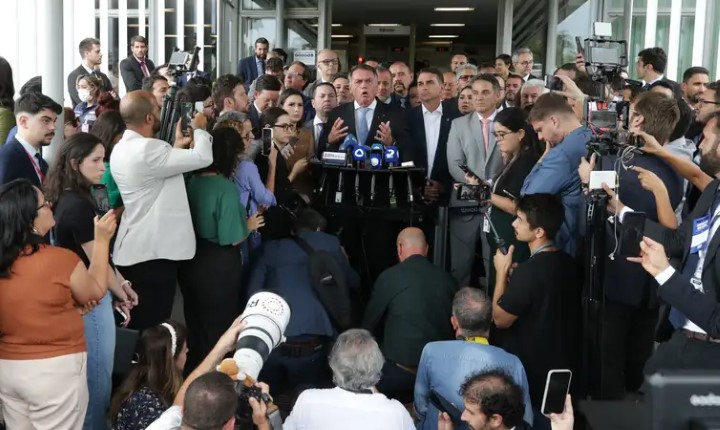 bolsonaro discursa apos tornar-se reu