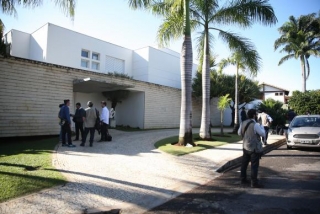Aécio Neves passou a manhã em casa reunido com advogados (Foto: José Cruz/AgenciaBrasil) Aécio Neves passou a manhã em casa reunido com advogados (Foto: José Cruz/AgenciaBrasil)