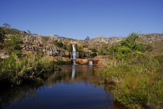 Os parques estaduais mineiros possuem inúmeras cachoeiras como esta, no PE do Biribiri (Crédito: Evandro Rodney) Os parques estaduais mineiros possuem inúmeras cachoeiras como esta, no PE do Biribiri (Crédito: Evandro Rodney)