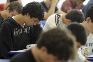 O Fies oferece financiamento de cursos em instituições privadas a uma taxa de juros de 6,5% ao ano (Foto: Wilson Dias/ABr) O Fies oferece financiamento de cursos em instituições privadas a uma taxa de juros de 6,5% ao ano (Foto: Wilson Dias/ABr)