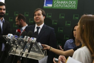 Rodrigo Maia, em entrevista, disse que pretende garantir quórum para as votações na Câmara no perÃodo antes das eleições municipais de outubro (Foto: José Cruz/Agência Brasil) Rodrigo Maia, em entrevista, disse que pretende garantir quórum para as votações na Câmara no perÃodo antes das eleições municipais de outubro (Foto: José Cruz/Agência Brasil)