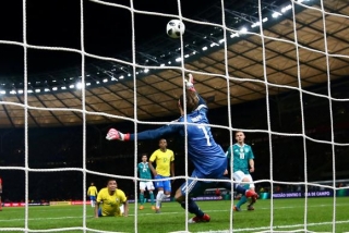 Gabriel Jesus carimbou o gol aos 37 minutos do 1º tempo, diante de 72 mil torcedores no Estádio OlÃmpico de Berlim (Foto: Reuters/Wolfgang Rattay) Gabriel Jesus carimbou o gol aos 37 minutos do 1º tempo, diante de 72 mil torcedores no Estádio OlÃmpico de Berlim (Foto: Reuters/Wolfgang Rattay)