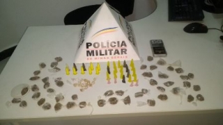 Foram apreendidas várias drogas durante a operação (Foto: Divulgação) Foram apreendidas várias drogas durante a operação (Foto: Divulgação)
