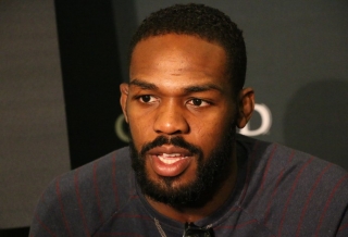 Jon Jones voltou oficialmente ao plantel de lutadores do UFC após um afastamento de seis meses (Foto: Evelyn Rodrigues) Jon Jones voltou oficialmente ao plantel de lutadores do UFC após um afastamento de seis meses (Foto: Evelyn Rodrigues)