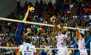 Cruzeiro bateu o Taubaté na noite desta quinta-feira pelo Sul-Americano (Foto: Danilo Sardinha/GloboEsporte.com) Cruzeiro bateu o Taubaté na noite desta quinta-feira pelo Sul-Americano (Foto: Danilo Sardinha/GloboEsporte.com)