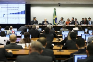 Os ministros da Fazenda, Henrique Meirelles, e o interino do Planejamento, Dyogo Oliveira, participam de audiÃªncia pÃºblica da ComissÃ£o Especial sobre Novo Regime Fiscal (PEC 241/16), na CÃ¢mara dos Deputados (Foto: Marcelo Camargo/AgÃªncia Brasil)