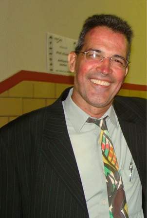 Robson Paniago é professor da IBE-FGV, doutor em Ciências Empresariais pela Universidad Del Museo Social Argentino Robson Paniago é professor da IBE-FGV, doutor em Ciências Empresariais pela Universidad Del Museo Social Argentino