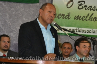 Presidente Nacional, Dr. Epitácio Barbosa, falou da satisfação que sentia ao ver o auditório lotado de pessoas comprometidas com o projeto do Partido Social. (foto: Ageu Ebert) Presidente Nacional, Dr. Epitácio Barbosa, falou da satisfação que sentia ao ver o auditório lotado de pessoas comprometidas com o projeto do Partido Social. (foto: Ageu Ebert)