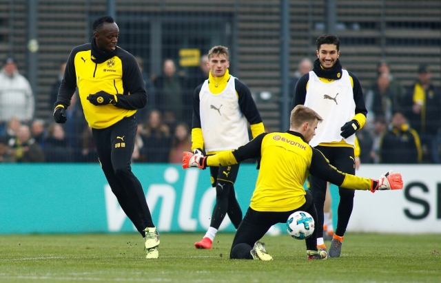 Usain Bolt treina no Borussia Dortmund (Foto: Reuters) Usain Bolt treina no Borussia Dortmund (Foto: Reuters)