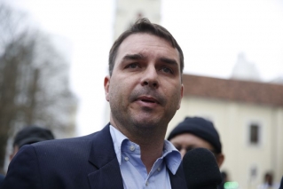 O deputado estadual e senador eleito pelo Rio de Janeiro Flávio Bolsonaro (Foto: Tânia Rêgo/Agência Brasil) O deputado estadual e senador eleito pelo Rio de Janeiro Flávio Bolsonaro (Foto: Tânia Rêgo/Agência Brasil)