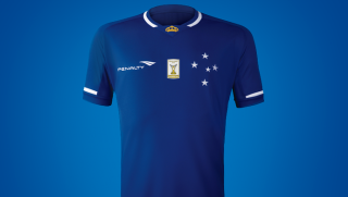 Camisa do Cruzeiro para a temporada 2015 será produzida pela Penalty (Foto: Reprodução / Facebook do Cruzeiro) Camisa do Cruzeiro para a temporada 2015 será produzida pela Penalty (Foto: Reprodução / Facebook do Cruzeiro)