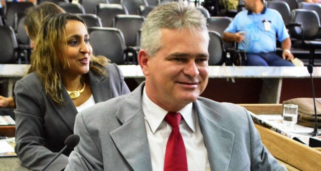 Depois da derrota de João na eleição passada, Marcela e Ilton Magalhães tentam cortar definitivamente o cordão umbilical que liga os dois ao ex-prefeito. (Foto: Felipe Jácome) Depois da derrota de João na eleição passada, Marcela e Ilton Magalhães tentam cortar definitivamente o cordão umbilical que liga os dois ao ex-prefeito. (Foto: Felipe Jácome)