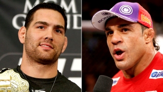 Chris Weidman (dir.) só enfrentará Vitor Belfort em 2015 (Foto: Divulgação) Chris Weidman (dir.) só enfrentará Vitor Belfort em 2015 (Foto: Divulgação)